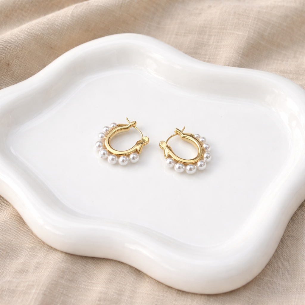 Pearl bloom Hoop Earring