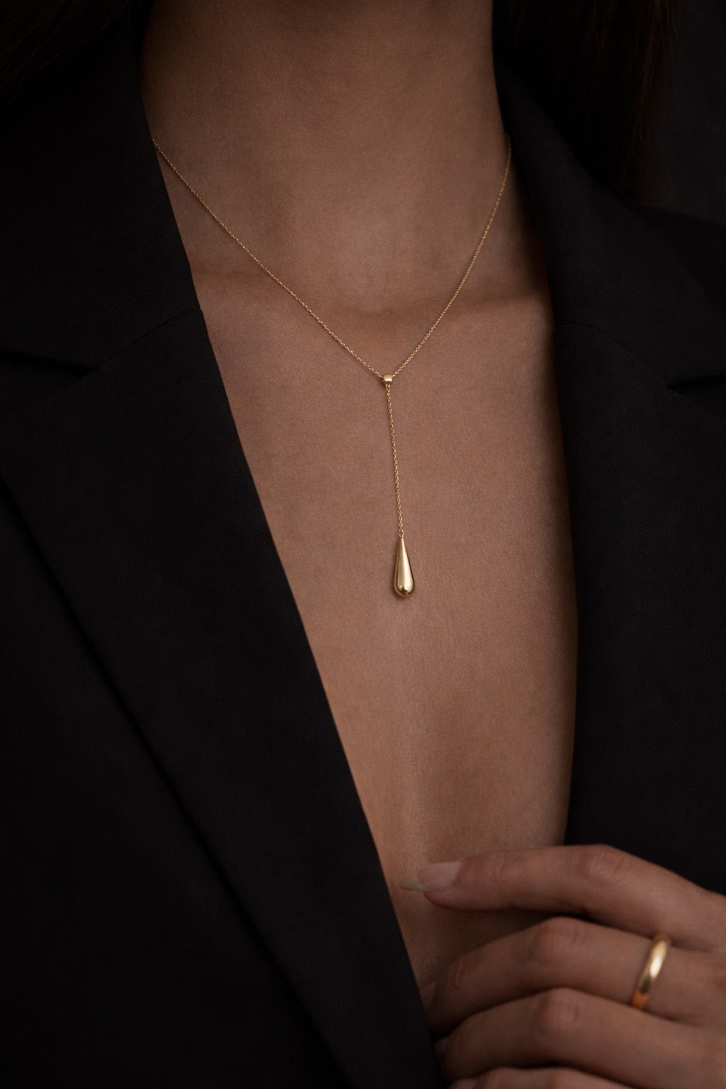 Y-shaped drop necklace