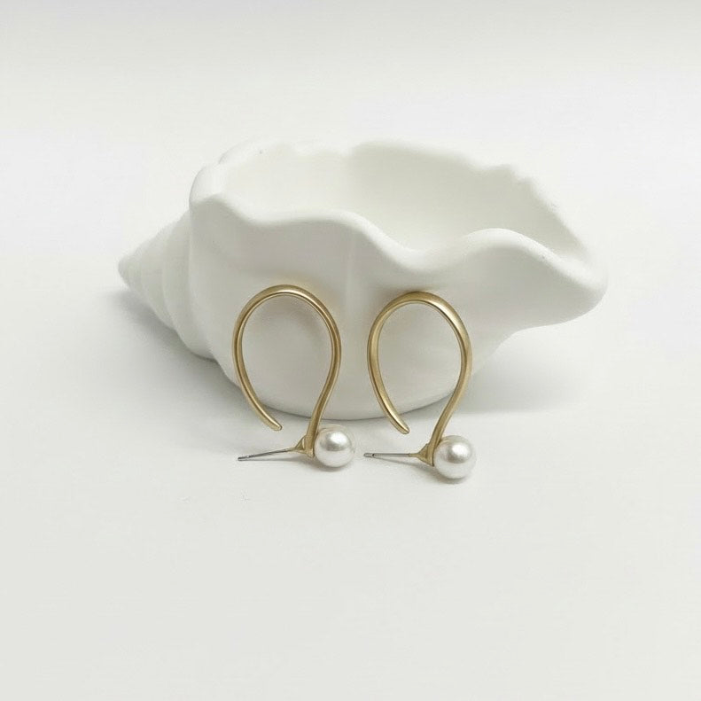 Minimal Pearl Hook Earring